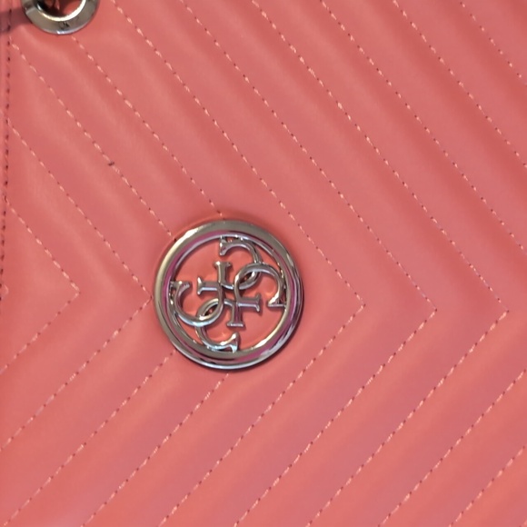 Pink Guess purse - Picture 2 of 3